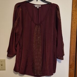 Jennifer Lopez Womans Dark Burgundy Cold Shoulder Blouse With Gold Dot Accent 1X